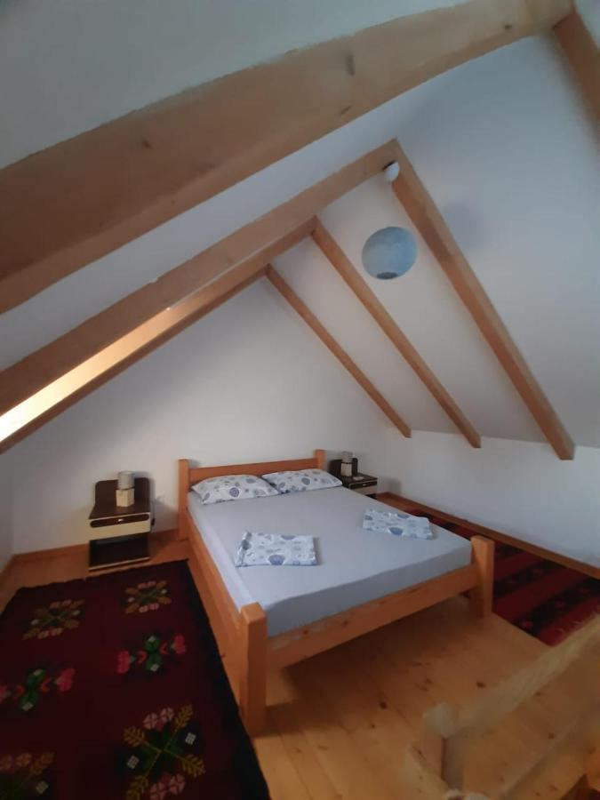 Balabani Local Stay Golubovci Exteriör bild